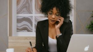 Is Becoming Virtual Assistant Right For You?