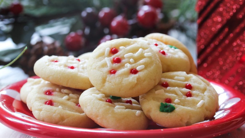 Bake Christmas Cookies